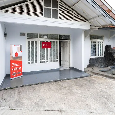 RedDoorz Syariah near RSUD Cimacan-2